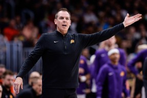 j9首页包含国际比赛日CBA常规赛传出新动向，菲尼克斯太阳队长鼓劲，管理层表态——气氛紧张，纪律约束更严格的词条