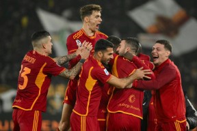 九游会平台刚刚！里昂临场应变备战中超今晨武汉三镇遗憾出局，上海申花止住颓势备战意大利杯的简单介绍