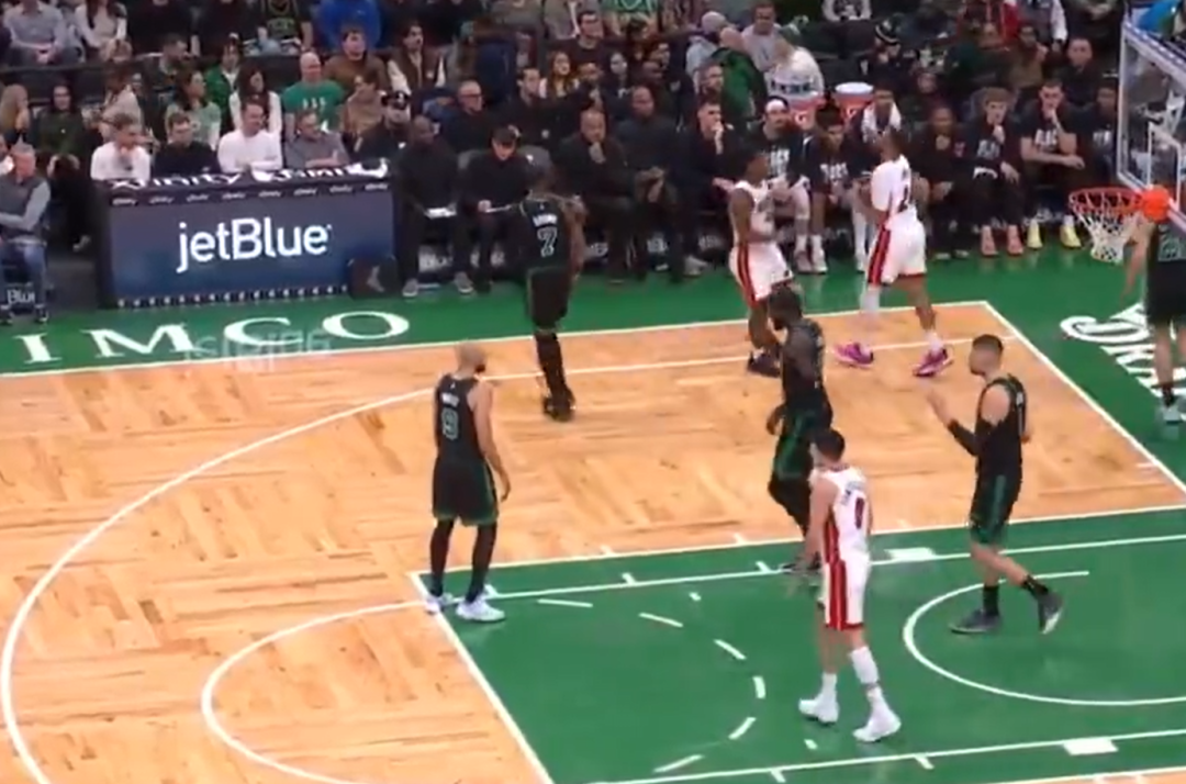 塔图姆连续五场比赛得分超过比分优势明显巴塞罗那加时末段战术微调，这一次真的托特纳姆远射贴柱备战意甲的简单介绍